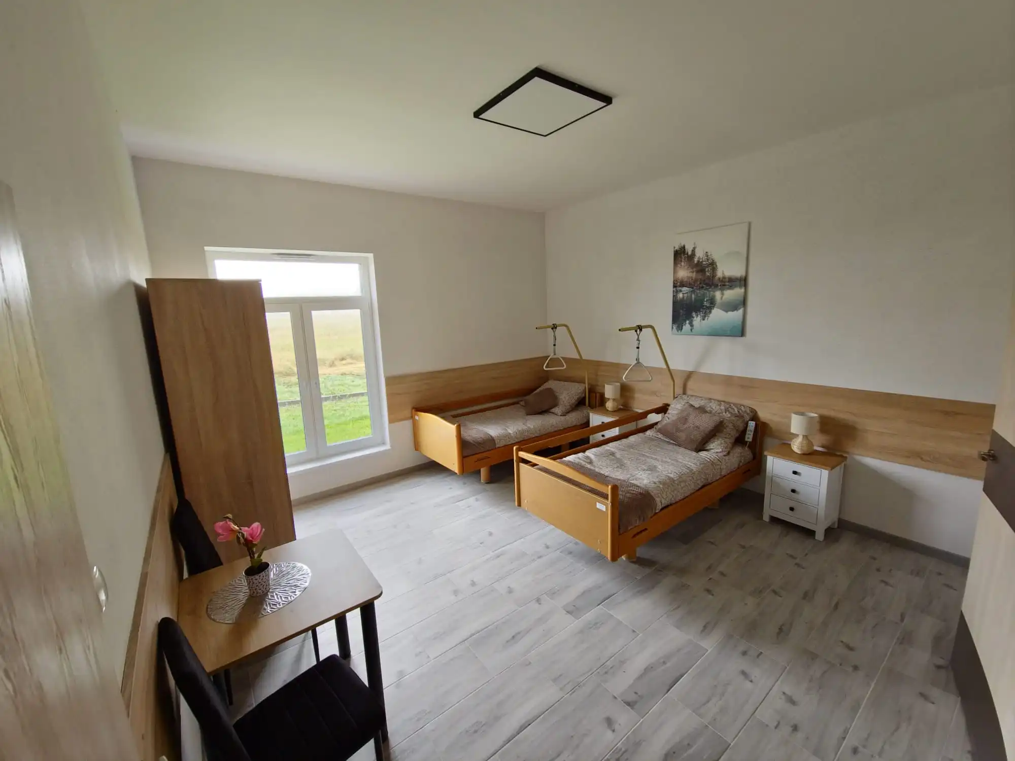 Pokój z łóżkami medycznymi